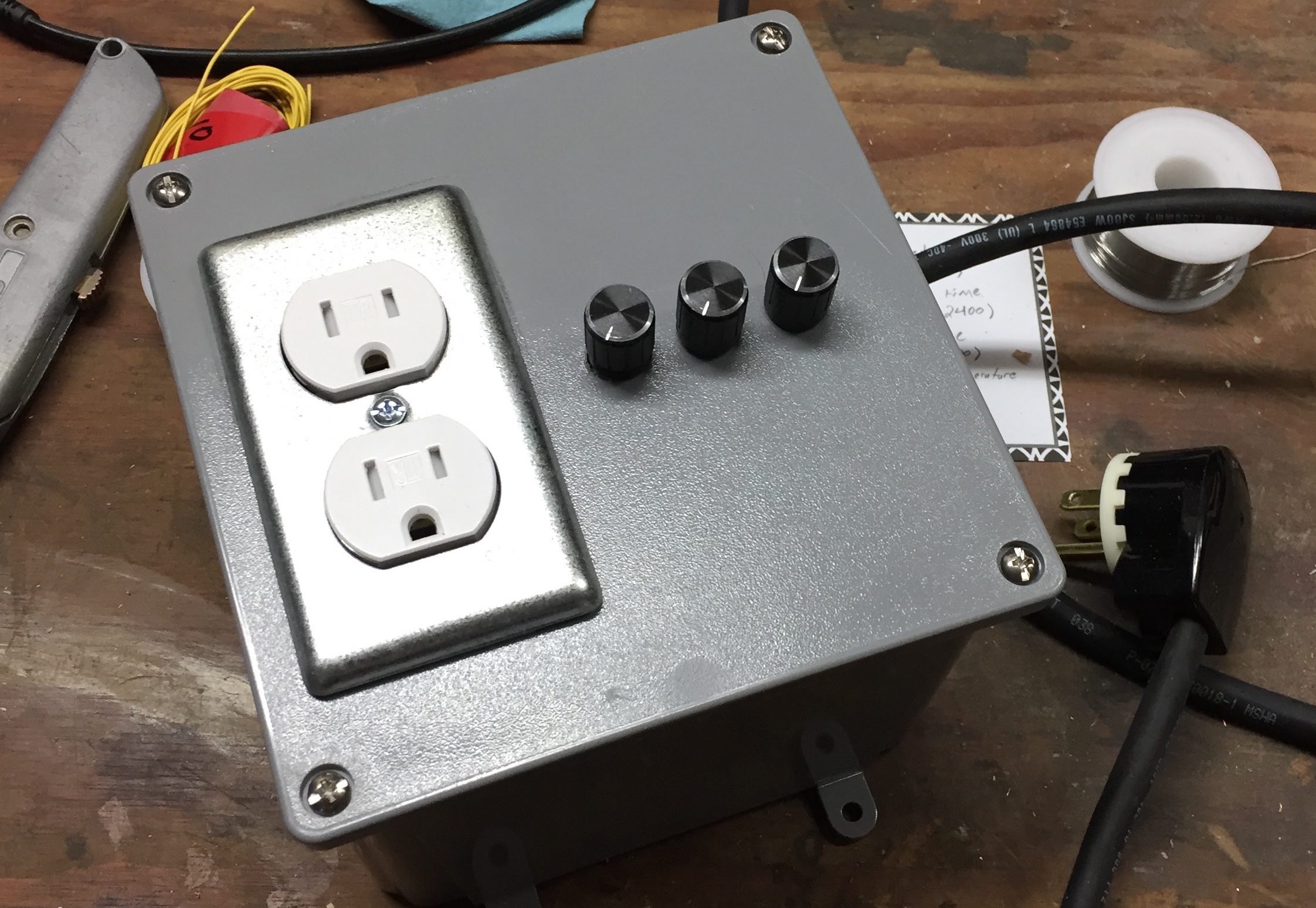Enclosure powers both the duplex and the arduino.
